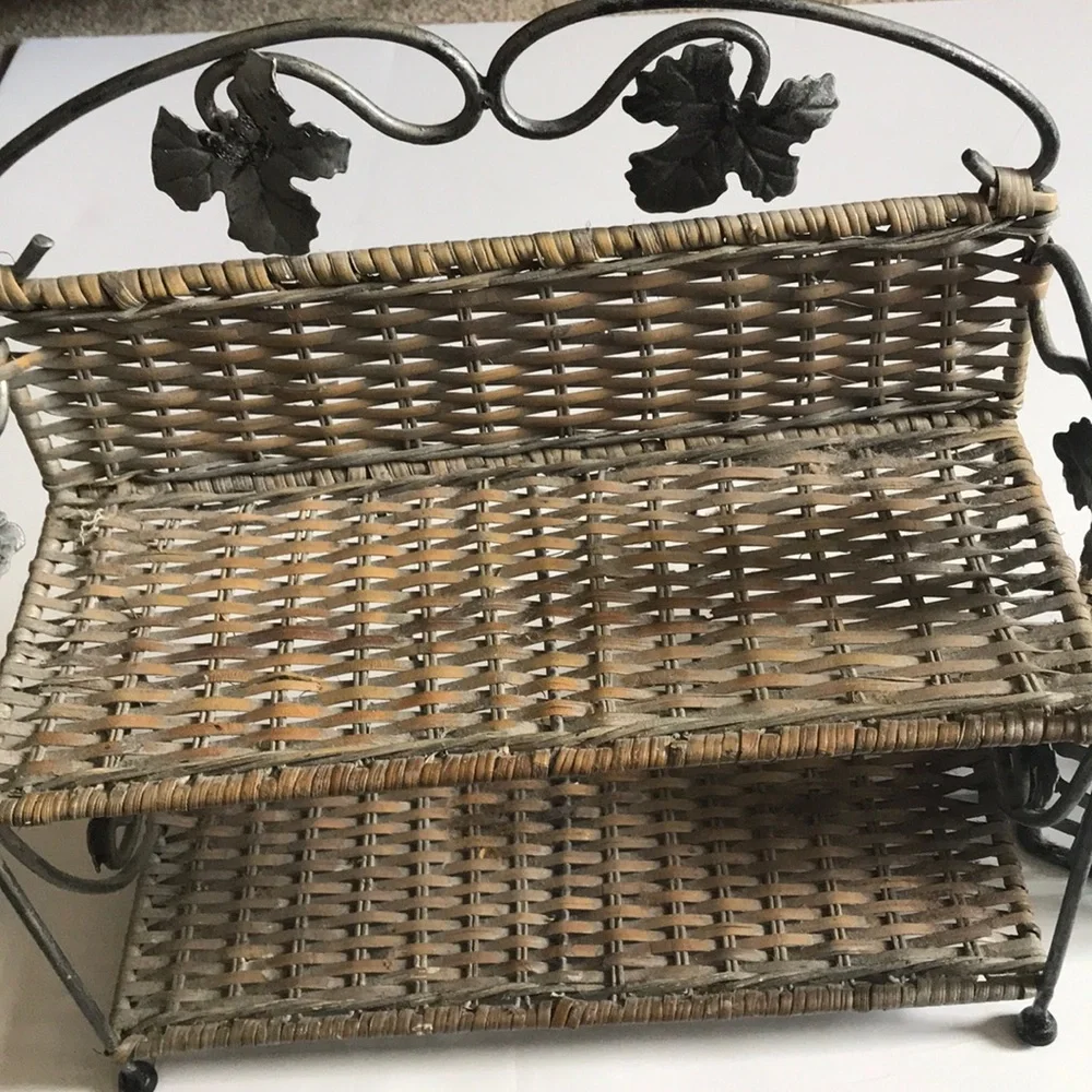 RATTAN AND METAL 2 tier shelf & tissue hol…